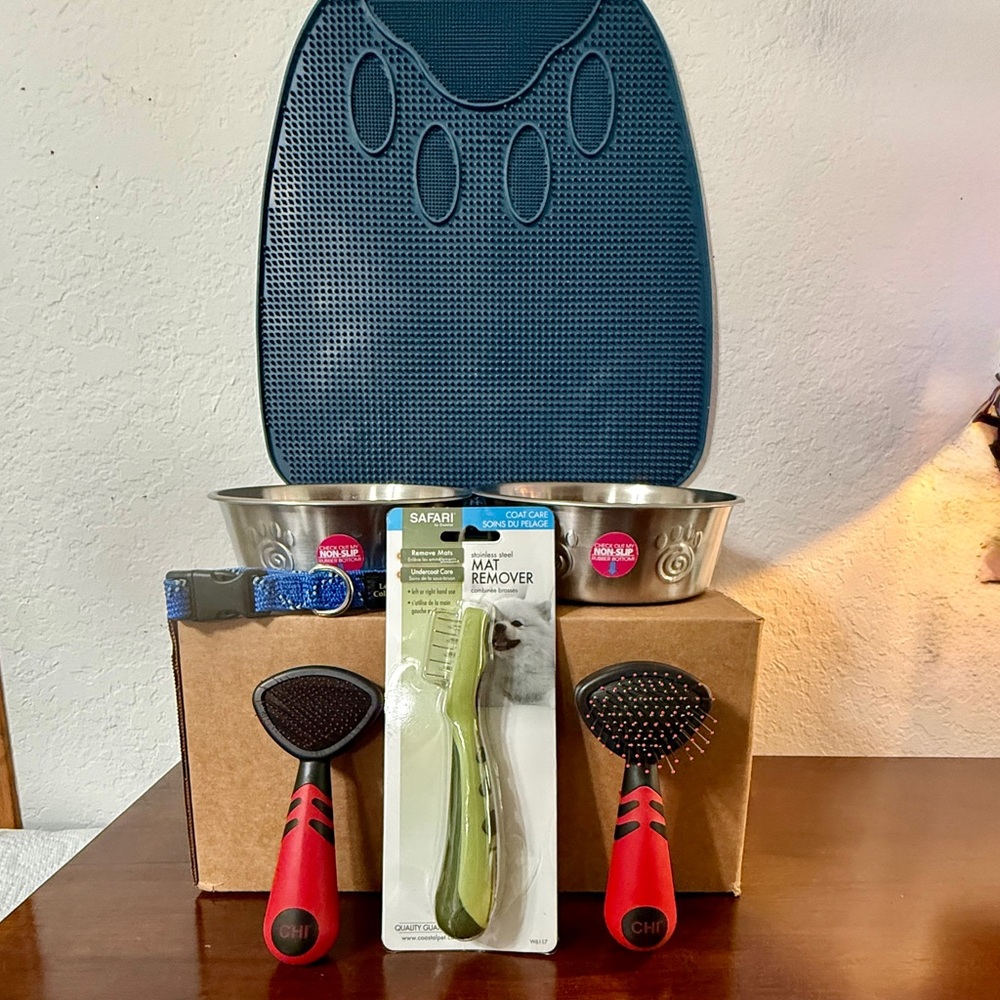 Dog PetCare Bundle Collar*Stainless Steel Dog Bowls*Mat Comb*Chi Brushes*Paw Mat